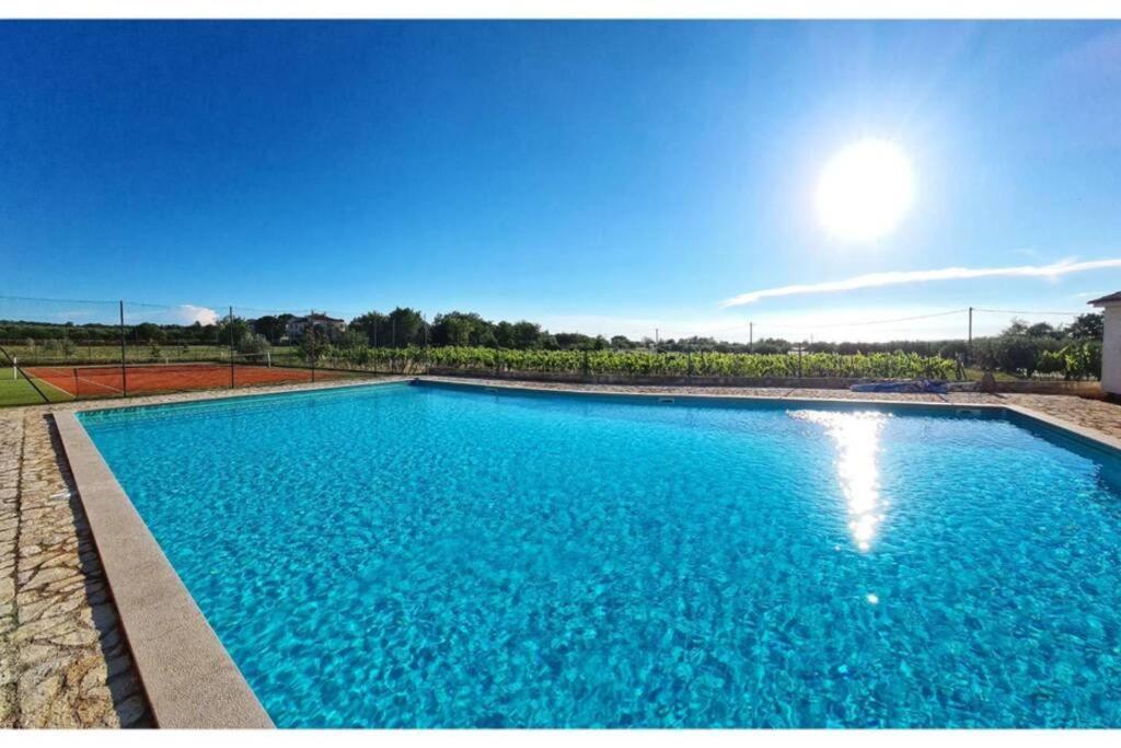 Alavanda Porec - App S Bazenom Exterior photo