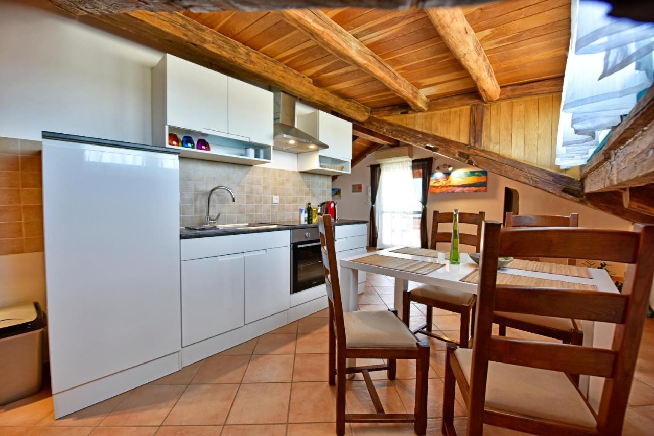 Alavanda Porec - App S Bazenom Exterior photo