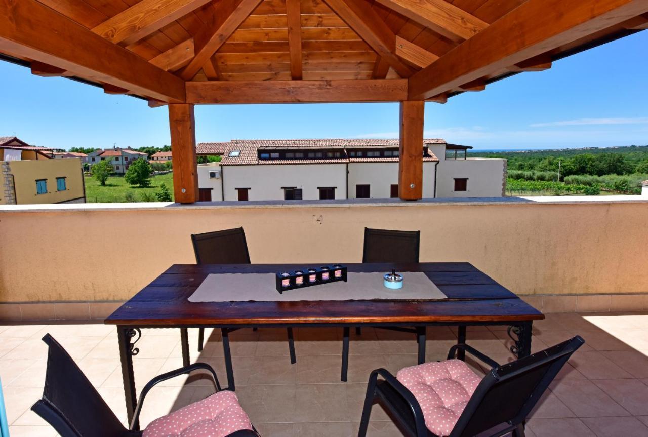 Alavanda Porec - App S Bazenom Exterior photo