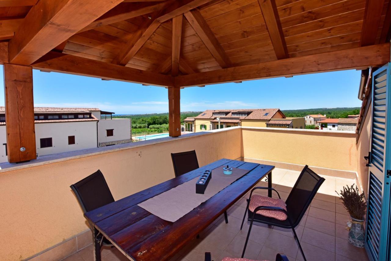 Alavanda Porec - App S Bazenom Exterior photo